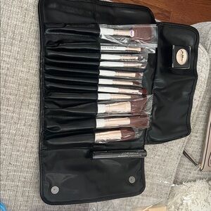 Professional Makeup Brush Set with Black Case & eyeshadow, mascara